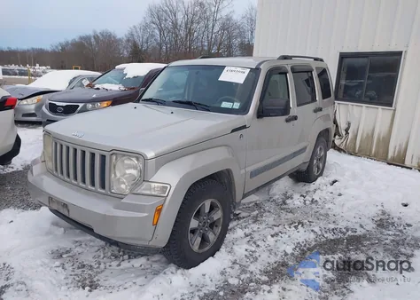 2008 Jeep Liberty Sport z USA, uszkodzony, nr VIN 1J8GN28K18W131585